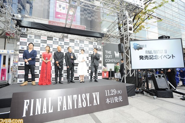 Final Fantasy XV поступила в продажу, японские пользователи выстроились в длинные очереди за игрой