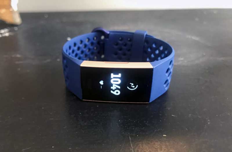 Экран Fitbit Charge 3